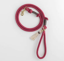 Load image into Gallery viewer, Animals in Charge Organic Cotton Rope Dog Leash
